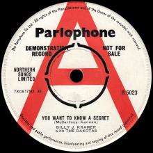 BILLY J. KRAMER WITH THE DAKOTAS - DO YOU WANT TO KNOW A SECRET ⁄ I'LL BE ON MY WAY - R 5023 - UK - PROMO - pic 1