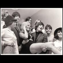 1964 THE BEATLES PHOTO - A-B-C-D-E-F-G-H-I-J-K-L-M - pic 1