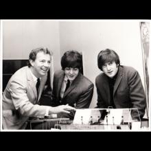 1964 THE BEATLES PHOTO - A-B-C-D-E-F-G-H-I-J-K-L-M - pic 9