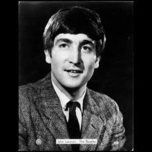 STAR PICS - SP 611- JOHN LENNON - THE BEATLES - 19,5 X 15,5  - pic 1