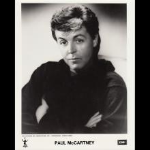 1986 09 01 b Press To Play - Paul McCartney Press Pack - pic 1