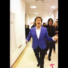 2011 PAUL McCARTNEY ON THE RUN - FRENCH TOUR CONCERT PROGRAMME - pic 1
