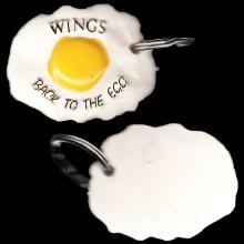 1979 06 08  WINGS FUN CLUB - CLUB SANDWICH - BACK TO THE EGG -BROOCH - pic 1