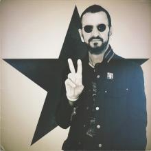 2019 10 25 - RINGO STARR - WHAT'S MY NAME - GROW OLD WITH ME - 6 02508 24375 2 - pic 1