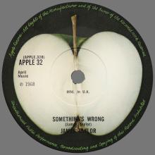 JAMES TAYLOR - CAROLINA IN MY MIND ⁄ SOMETHING'S WRONG - UK - APPLE 32 - pic 1