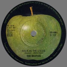 NO 1969 03 00 - BACK IN THE USSR ⁄ DON'T PASS ME BY - SD 6061 - 3 - LABEL 7 - SWEDISH SLEEVE - SOLID CENTER  - pic 1