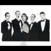 Paul McCartney press photo 16-26 - pic 9