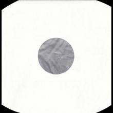 THE BEATLES DISCOGRAPHY FRANCE 1963 12 00 LES BEATLES - K - WITH THE BEATLES - BLACK PAR EMI - PCS 3045 - 1973 EXPORT UK - pic 7