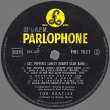 THE BEATLES DISCOGRAPHY FRANCE 1967 06 01 SGT PEPPER'S LONELY HEARTS CLUB BAND - A - YELLOW PARLOPHONE PMC 7027  - pic 1