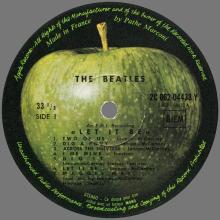 THE BEATLES DISCOGRAPHY FRANCE 1970 05 11 LET IT BE - D 1 - APPLE - T 2C 062- 04433 Y - pic 1