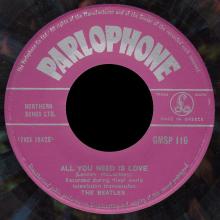 THE BEATLES MULTICOLOR GREECE - GMSP 116 - ALL YOU NEED IS LOVE ⁄ BABY YOU'RE A RICH MAN - OPEN CENTER - pic 1