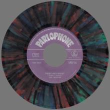 THE BEATLES MULTICOLOR GREECE - GMSP  44 - LOVE ME DO ⁄ TWIST AND SHOUT - pic 1