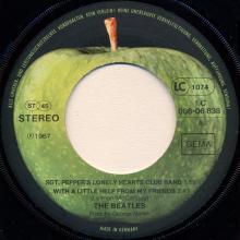 ger930 931  Sgt. Pepper's Lonely Hearts Club Band / With A Little Help From My Friends  - pic 1