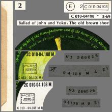 THE BEATLES DISCOGRAPHY FRANCE - OLDIES BUT GOLDIES - 020 L1-P1 - THE BALLAD OF JOHN AND YOKO/THE OLD BROWN SHOE- E 2C 010-04108 - pic 1