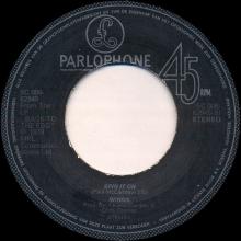 ho24 Getting Closer ⁄ Spin It On 5C(5C) 006-62945 - pic 1