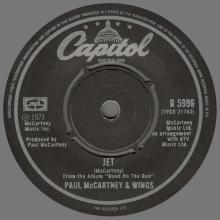 UK 09 - B - JET ⁄ LET ME  ROLL IT - CAPITOL - R 5996 - pic 1