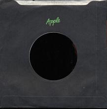 uk1974(4)a  Band On The Run / Let Me Roll It  PSR 359 - pic 1